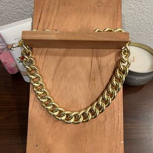 Big gold chain necklace, 2000s style